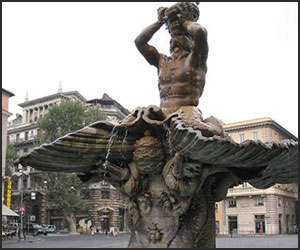 Fontana del Tritone
